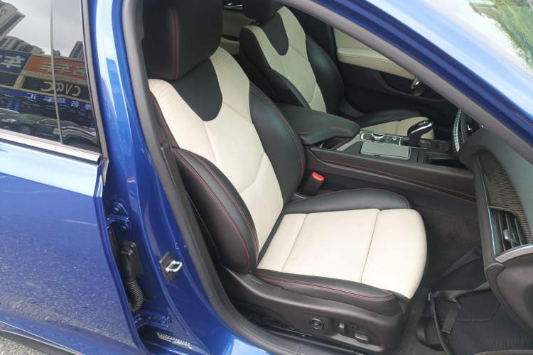 Used Cadillac CT5 2020 28T Platinum Sport Edition Right Front Seat