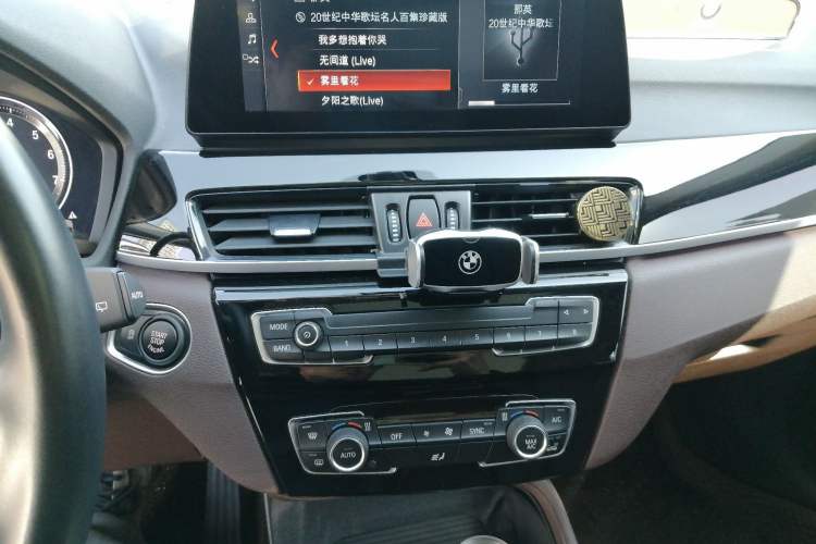 Used BMW X1 2022 sDrive25Li Leading Model
