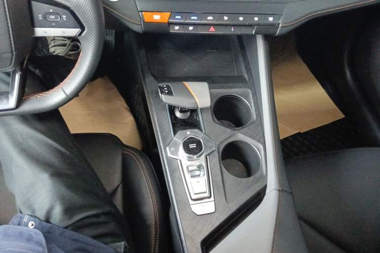 Used CHANGAN UNI-V 2022 1.5T Prestige Version
