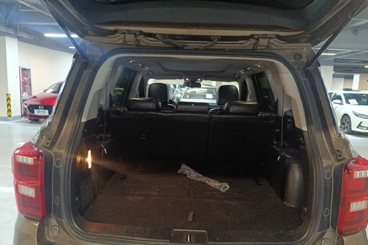 Used GAC Trumpchi GS8 2017 320T Two-Wheel Drive Luxury Smart Connectivity Version (7 Seats)
