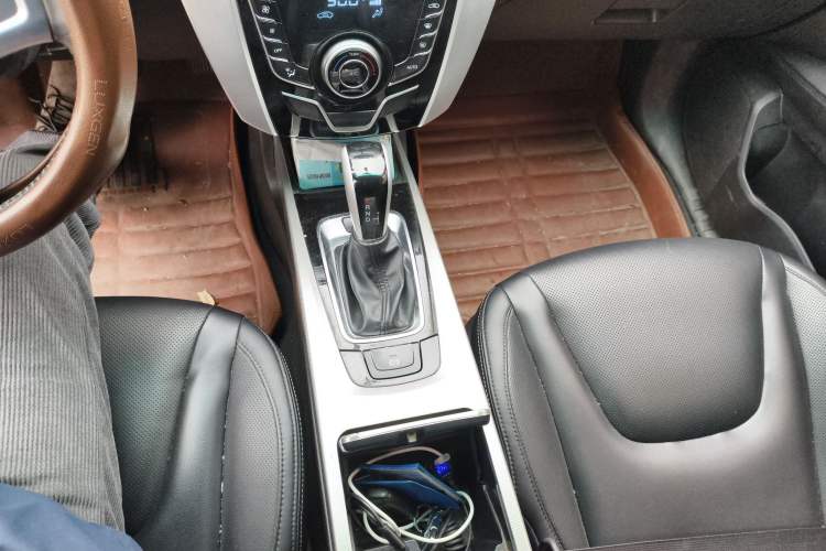 Used Luxgen U6 SUV 2015 1.8T Fashion-Upgraded Model
