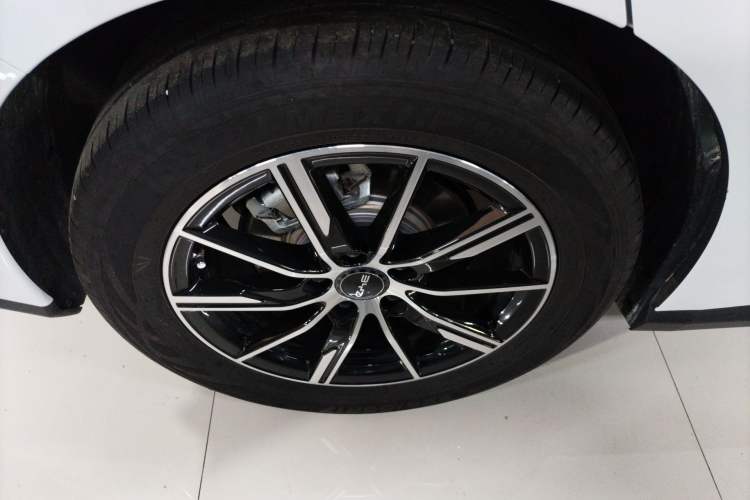 Used BYD Seal 06 New Energy 2024 DM-i 80KM Prestige Model Right Rear Wheel Hub
