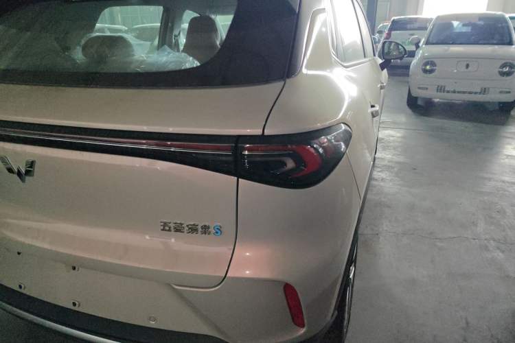 Used Wuling Bingo S 2025 Model 325km Deluxe Edition