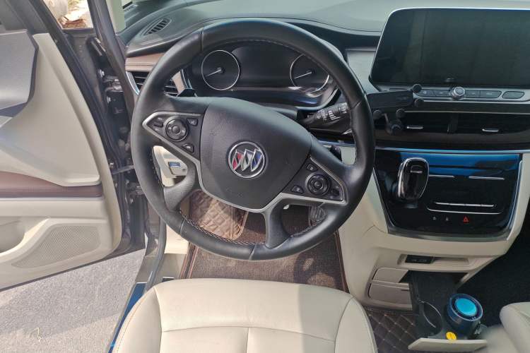 Used Buick GL8 2021 Land Cruiser Executive Class 652T Luxury Model
