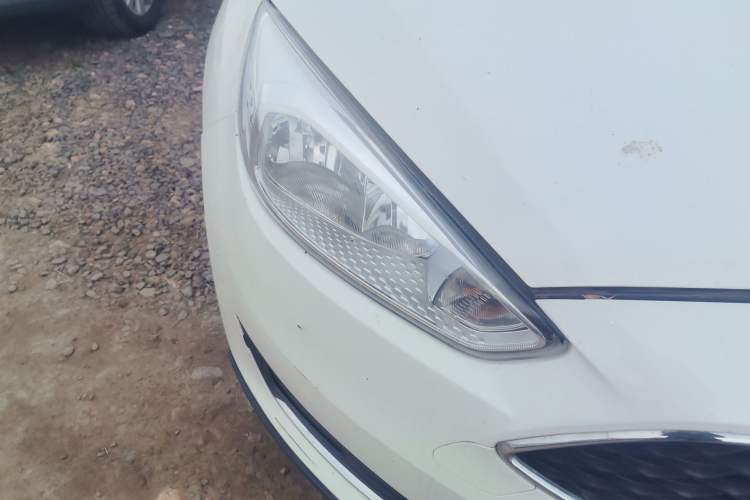 Used Ford Focus 2017 Hatchback 1.6L Automatic Fashion Edition Smart Drive Version Right Front Headlight