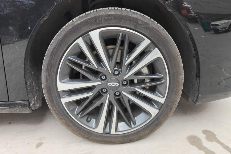 Used Chery Arrizo 8 2023 High-Performance Edition 2.0T DCT Powerfully Equipped Right Front Wheel Hub
