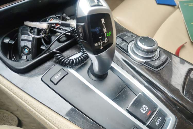 Used BMW 5 Series 2011 523Li Leading Model
