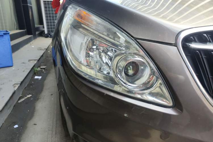 Used Buick GL8 2017 25S Luxury Version China V Standard Right Front Headlight