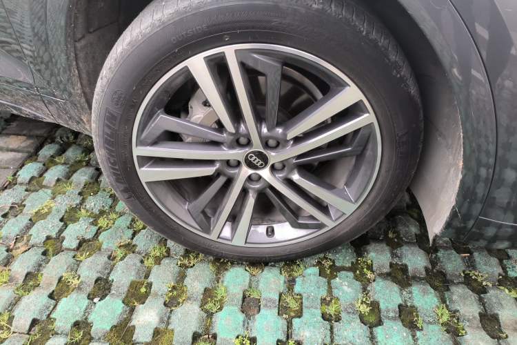 Used Audi Q5L 2021 40 TFSI Fashion Dynamic Model
