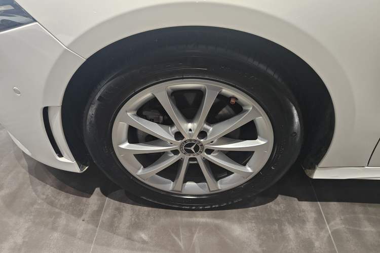 Used Mercedes-Benz A-Class 2021 A 200 L Sport Sedan Fashion Model
