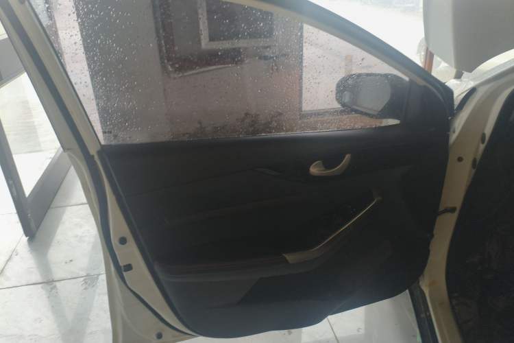 Used Venucia D60 2021 1.6L Entry Manual Comfort Edition
