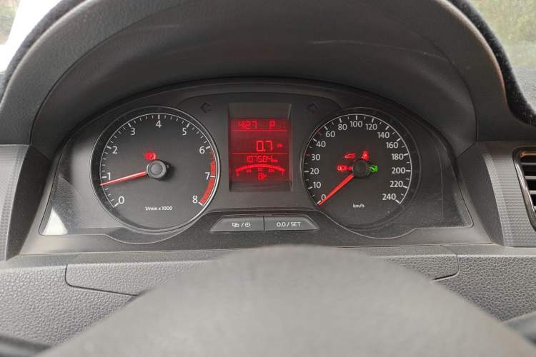 Used Volkswagen Santana 2013 1.6L Automatic Fashion Edition Odometer Close Up