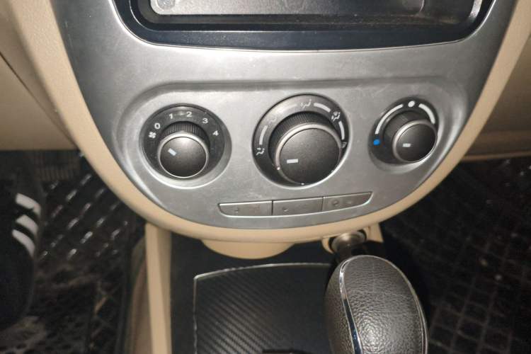 Used Buick Excelle 2013 1.5L Automatic Classic Model Audio And AC Panel