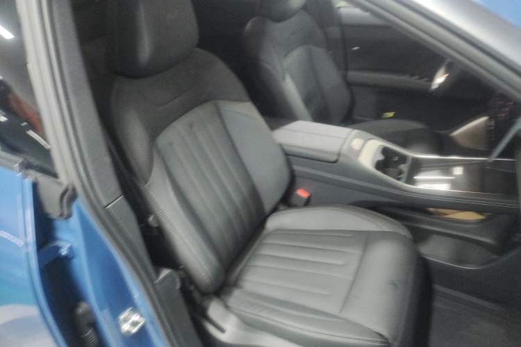 Used ONVO L60 2024 60 kWh Rear-Drive Version