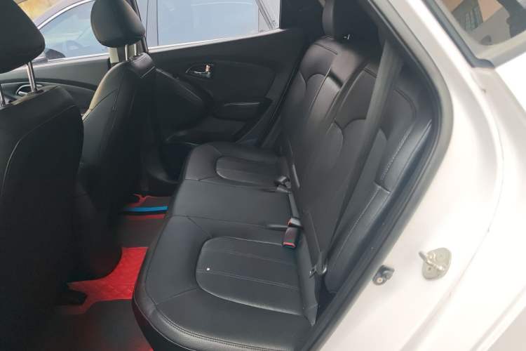 Used Hyundai ix35 2015 2.0L Automatic 2WD Smart Version China V Standard
