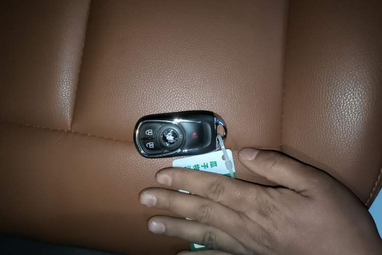 Used Buick GL8 2023 Land Executive Class Comfort Model