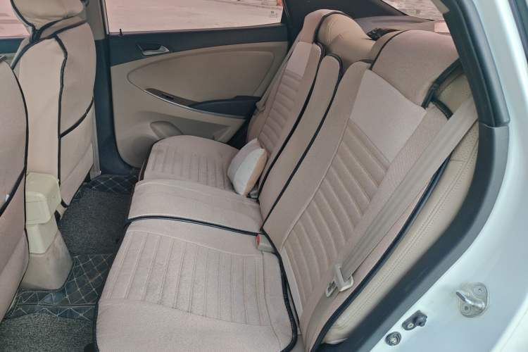 Used Hyundai Verna (older generation) 2016 1.4L Manual Smart GLS Trim Left Rear Seat