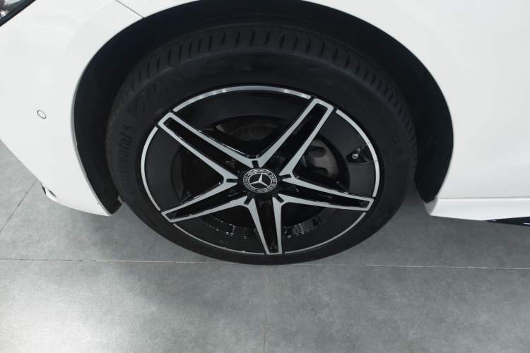 Used Mercedes-Benz C-Class 2023 Restyled C 260 L Night Edition Sports Version Exterior 4