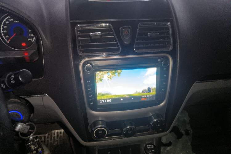 Used Geely Auto Classic Emgrand 2013 Sedan 1.5L Manual Entry-Level Model
