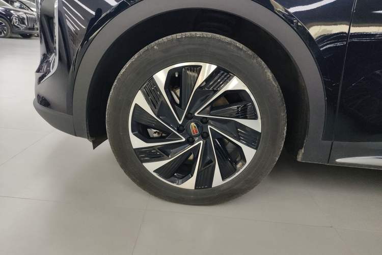 Used Hongqi HS7 PHEV 2024 2.0T PHEV Four-Wheel Drive Flagship Edition 6 Seats Left Front Wheel Hub