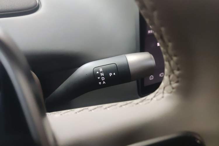 Used Li Auto Li Auto i6 2025 Model Four-Wheel-Drive Standard Type
