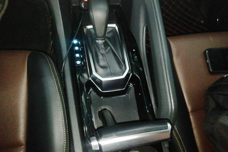 Used JMC Yusheng S350 2016 2.0T Automatic All-Wheel Drive Gasoline Luxury Edition 5 Seats
