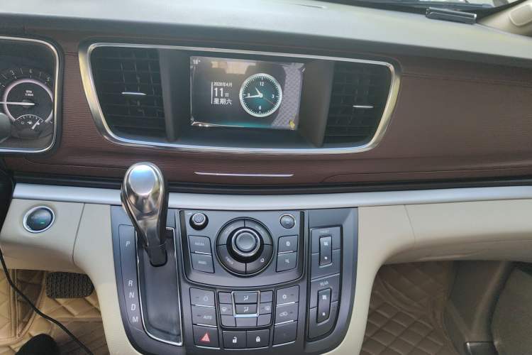 Used Buick GL8 2018 28T Luxury Model China VI Standard Audio And AC Panel