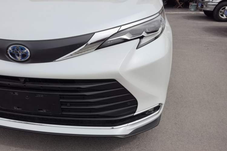 Used Toyota SIENNA 2023 2.5L Hybrid Comfort Edition Left Front Headlight