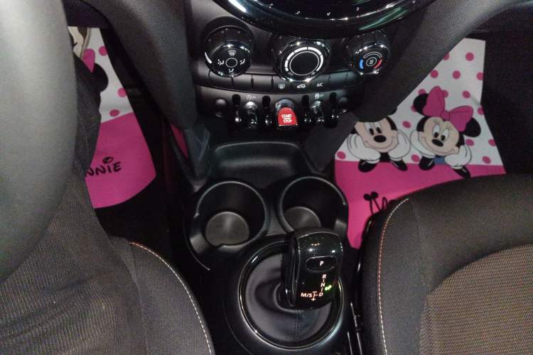 Used MINI 2023 1.5T ONE Five-Door Edition Gear Lever