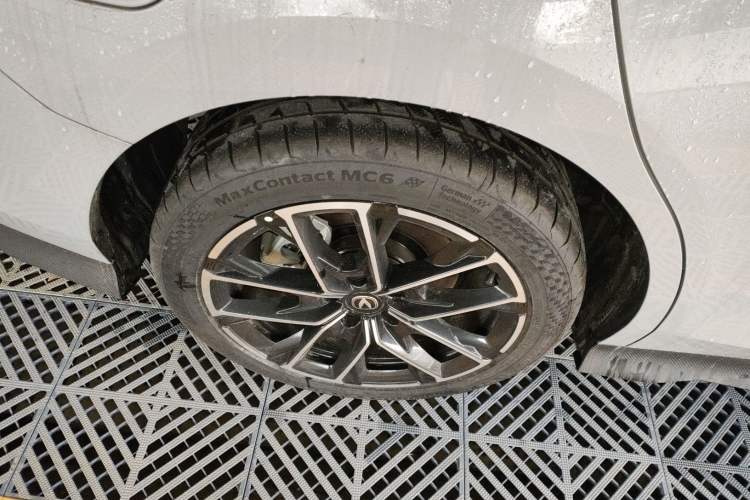 Used CHANGAN UNI-V iDD 2024 Blue Whale Smart Electric iDD 136km Luxury Model Exterior 8