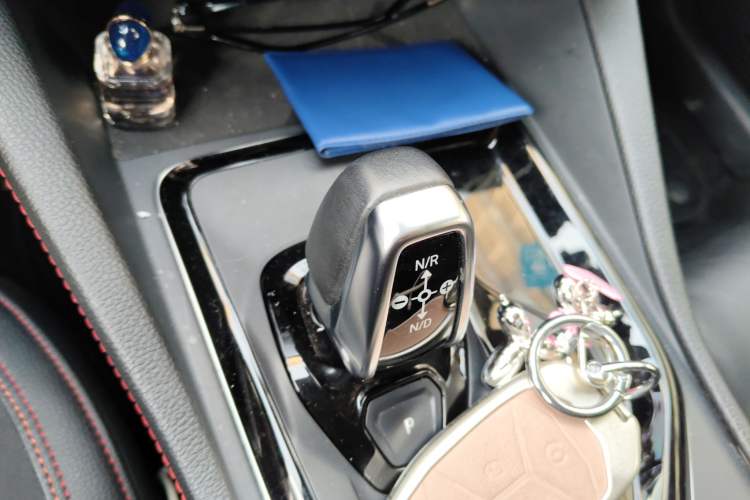 Used Lynk & Co 02 2019 1.5T DCT Two-Wheel Drive Pro Edition China VI Standard Gear Lever