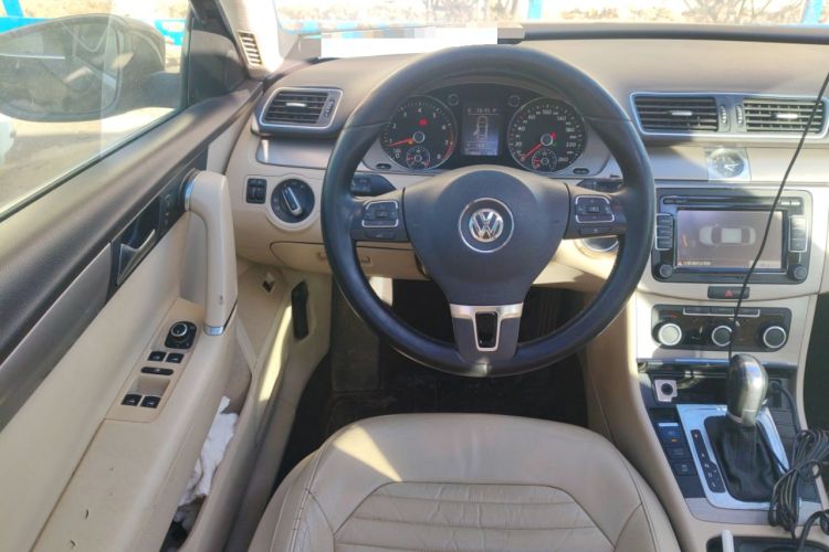 Used Volkswagen Magotan 2012 Revised Version 1.8TSI Leading Edition Steering Wheel