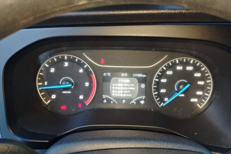 Used JMC Fushun 2023 2.0T Automatic Mid-Range High-Roof Commercial Multi-Purpose 7-Seater Passenger Vehicle Instrument Cluster