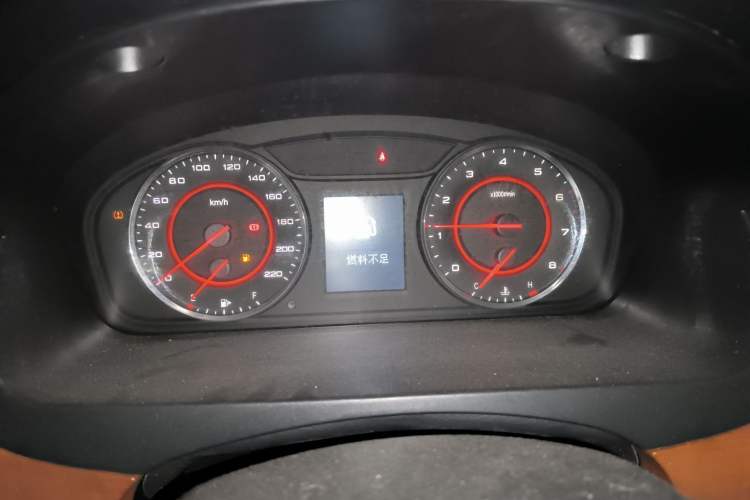 Used SAIC MAXUS G10 2015 2.0T Automatic Anniversary Edition