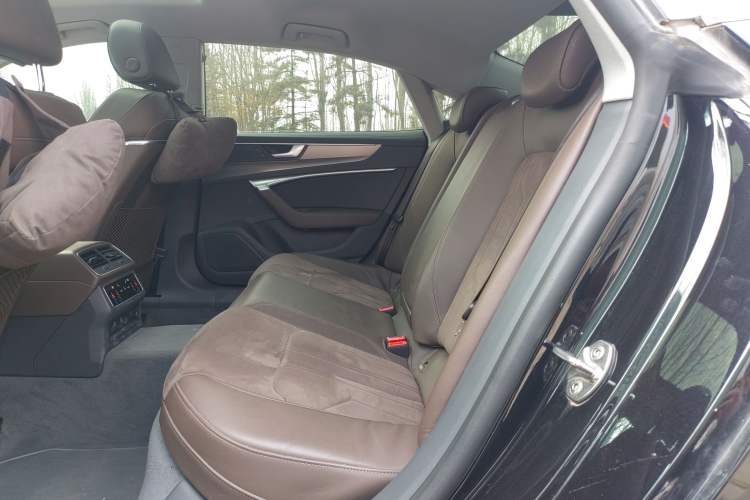 Used Audi A7L 2024 45TFSI S-line Dream-Building Edition Flow Crystal Package
