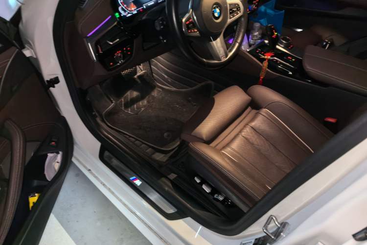 Used BMW 5 Series 2021 530Li Luxury Edition M Sport Package Driver Seat