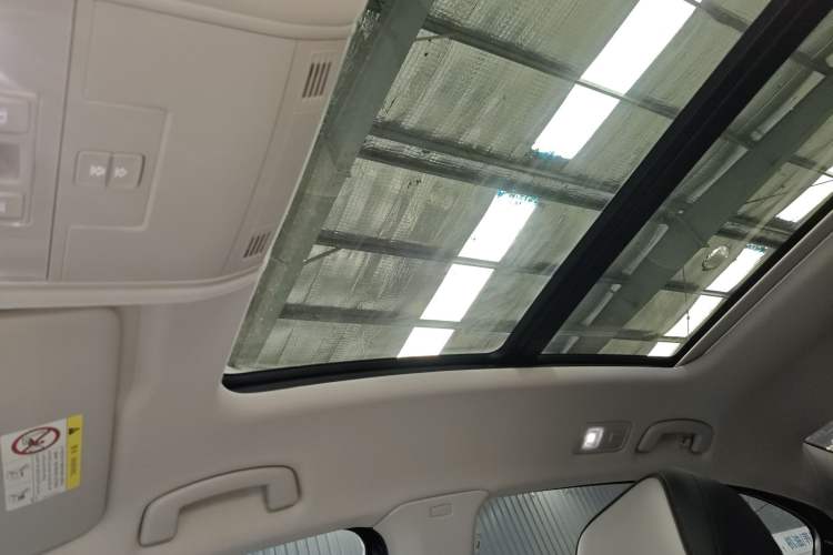 Used Volkswagen Magotan 2023 2 Million Units Commemorative Edition 330TSI DSG Luxury Version Headliner