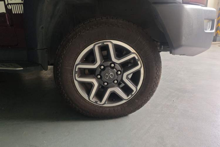 Used BAIC Off-Road BJ40 2016 40L 2.3T Automatic All-Wheel Drive Premium Edition Right Front Wheel Hub