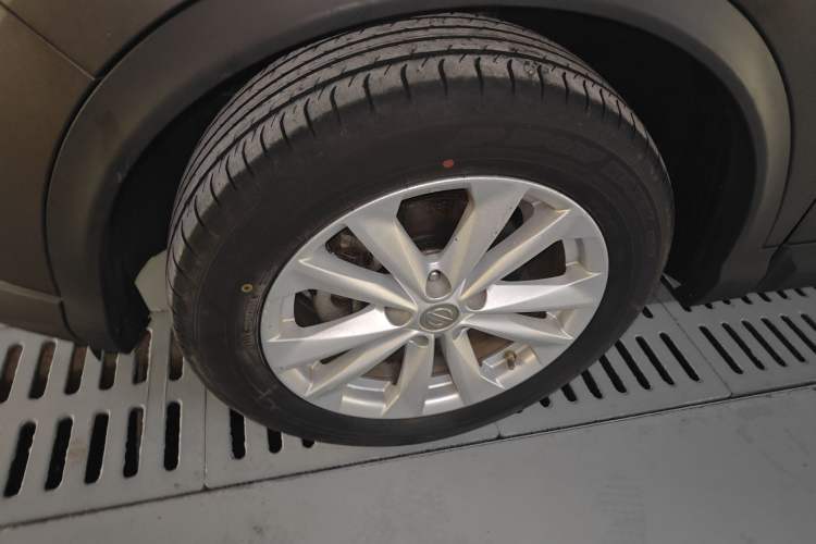 Used Nissan Qashqai 2017 2.0L CVT Elite Edition China V Standard Left Front Wheel Hub