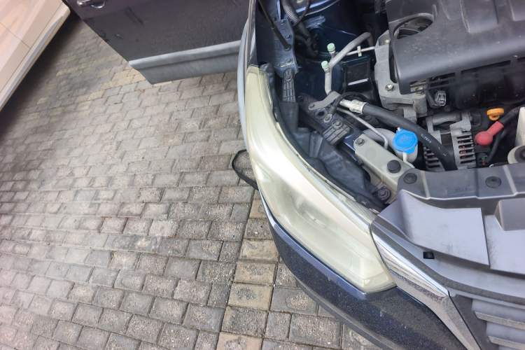 Used Venucia R50X 2013 1.6L Automatic Model
