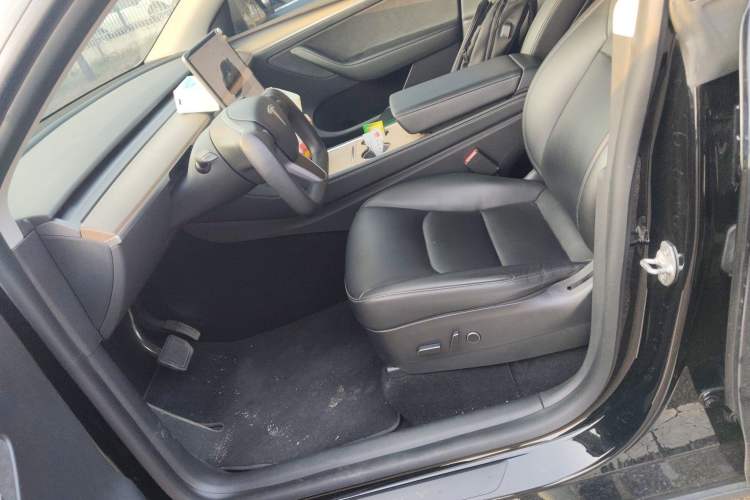 Used Tesla Model Y 2022 Rear-Wheel-Drive Version
