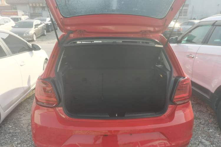 Used Volkswagen Polo 2014 1.6L Automatic Comfort Edition
