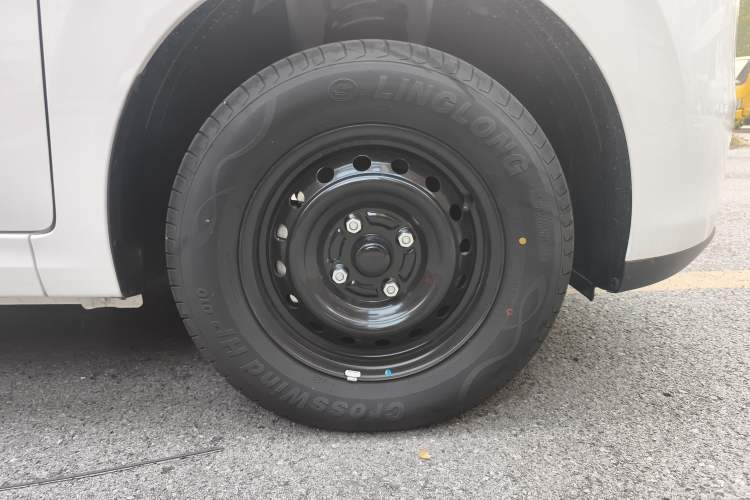 Used Wuling Hongguang New Energy 2025 Extended-Range Hybrid 50 km Standard Version