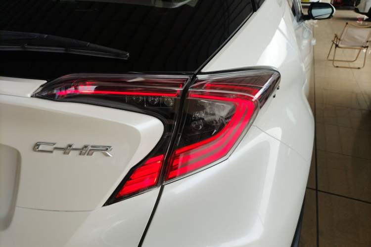 Used Toyota C-HR 2018 2.0L Luxury Edition China V Standard Exterior 3