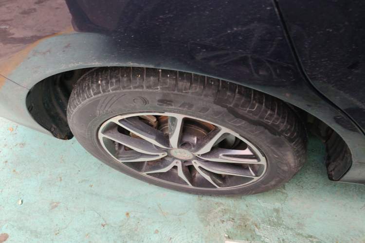 Used BYD Song MAX 2018 1.5T Automatic Smart Connect Elite Model with 6 Seats
