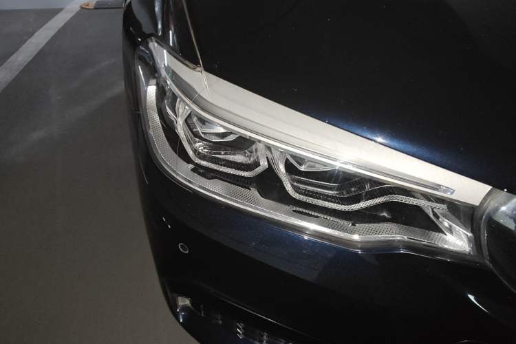 Used BMW 5 Series 2020 530Li Leading Model M Sport Package Right Front Headlight