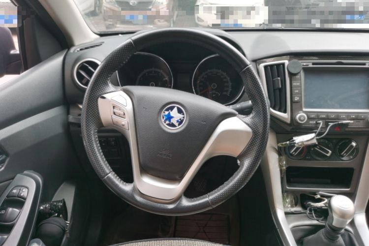 Used Venucia T70 2015 2.0L Manual RuiXiang Edition
