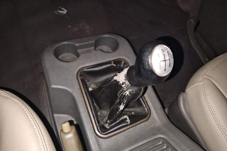 Used FORTHING Lingzhi 2013 M3 1.6L 7-seat Standard Model Gear Lever