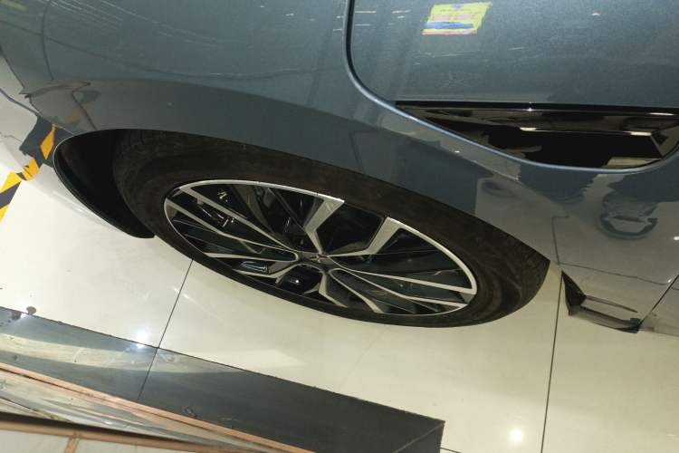 Used XPeng P5 2021 460G+ Left Front Wheel Hub