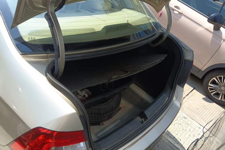 Used Skoda Rapid 2013 1.6L Manual Smart Selection Model